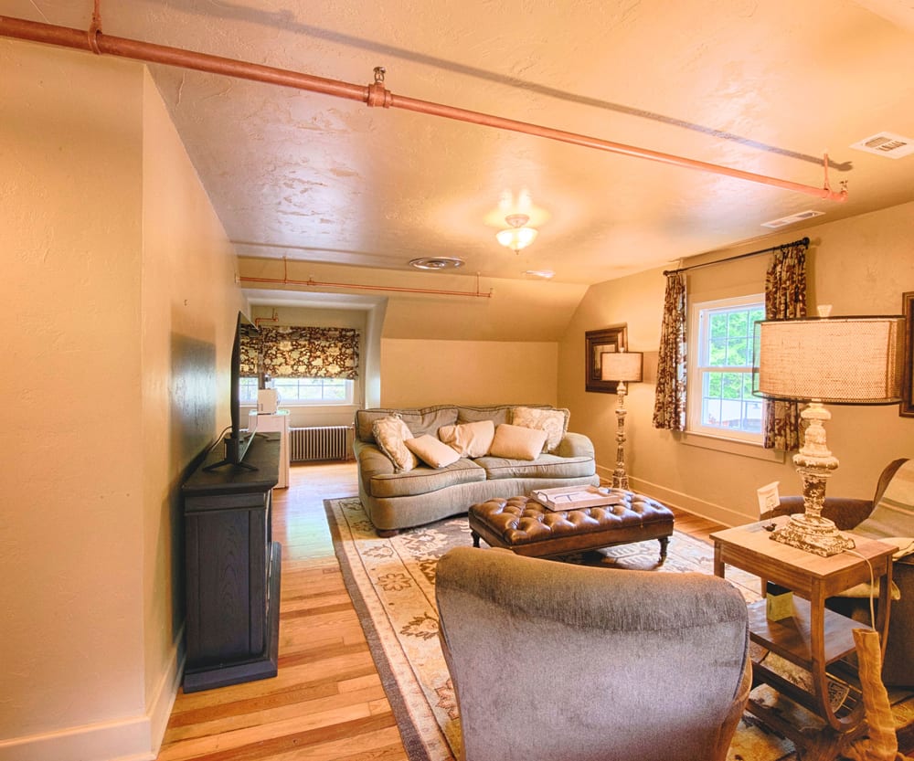 Suite living area